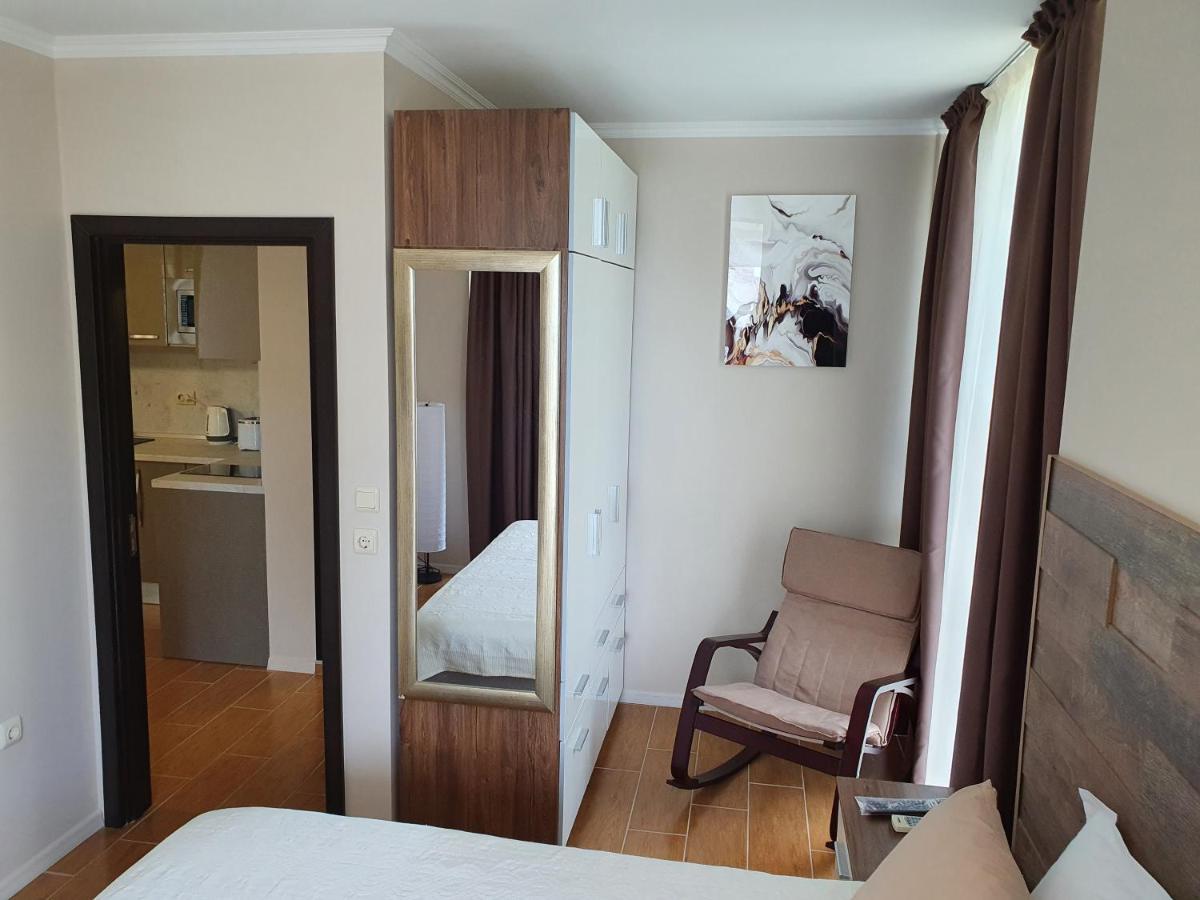 Апартамент За Гости ,,1В-15" Амара Бутик"" Ravda Exterior foto